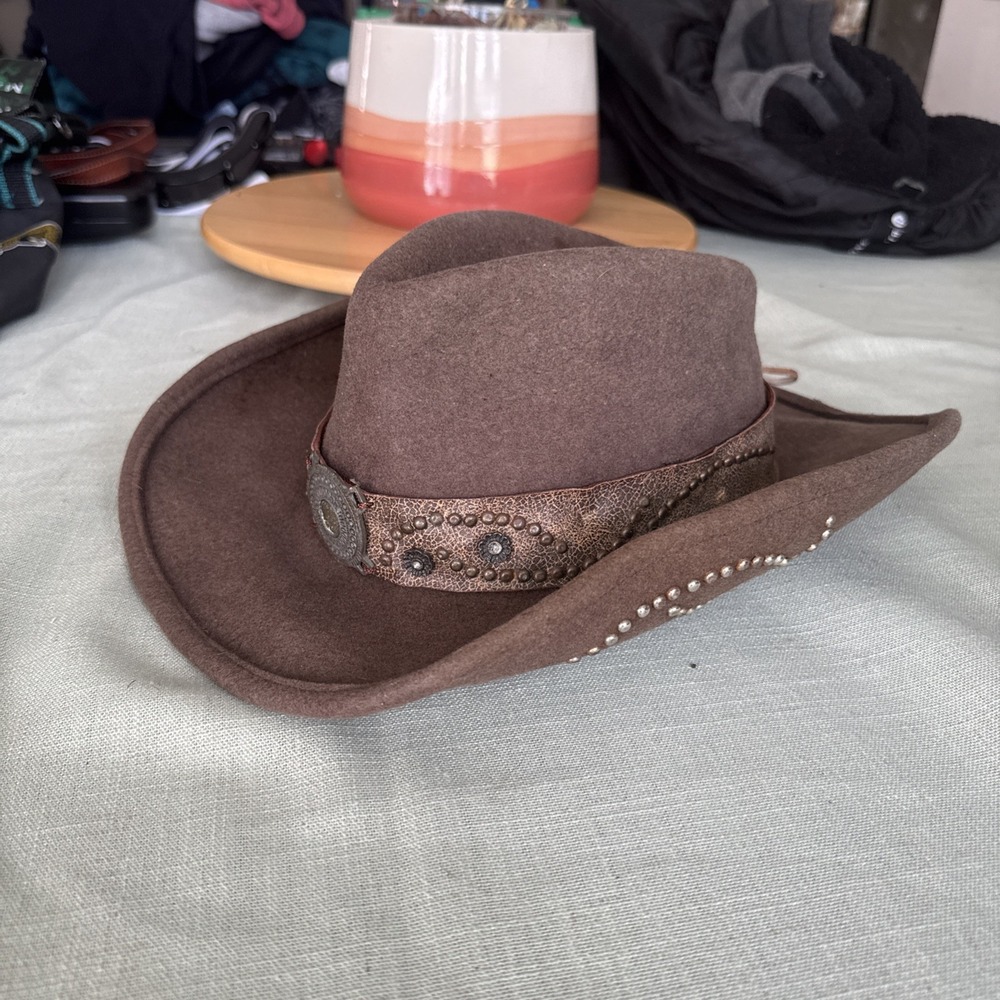 Bullhide ‘Sheila’ Western Wool Felt Cowgirl Hat Leatherette Band Flower Concho